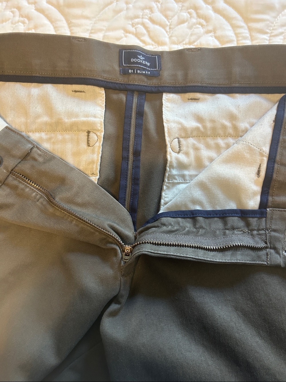 Dockers Olive Green Men’s Slacks - Picture 6 of 7